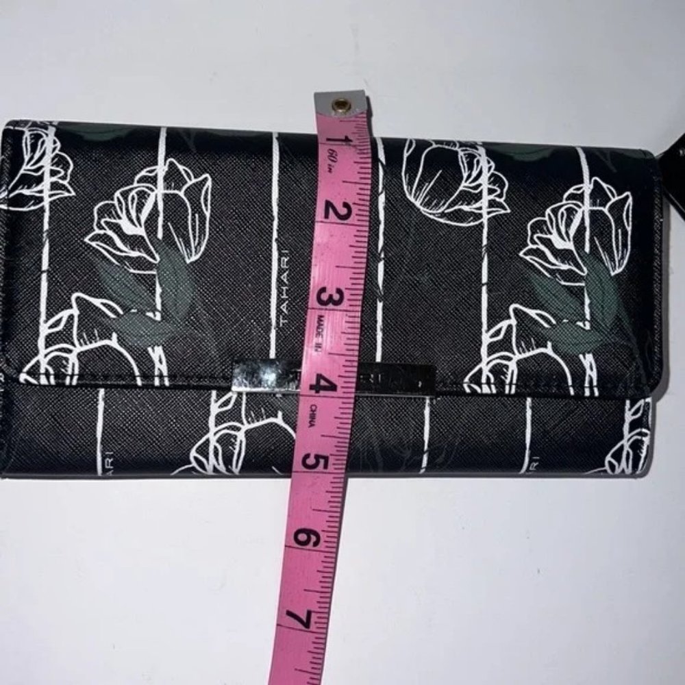 NWT TAHARI RFID VEGAN LEATHER FLORAL WALLET - Picture 3 of 4